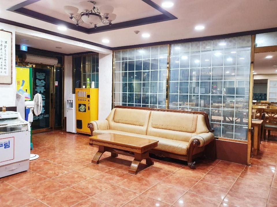 Myungsung Youth Town Кьонджу Екстер'єр фото