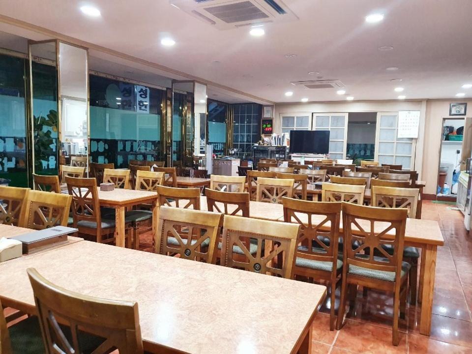 Myungsung Youth Town Кьонджу Екстер'єр фото